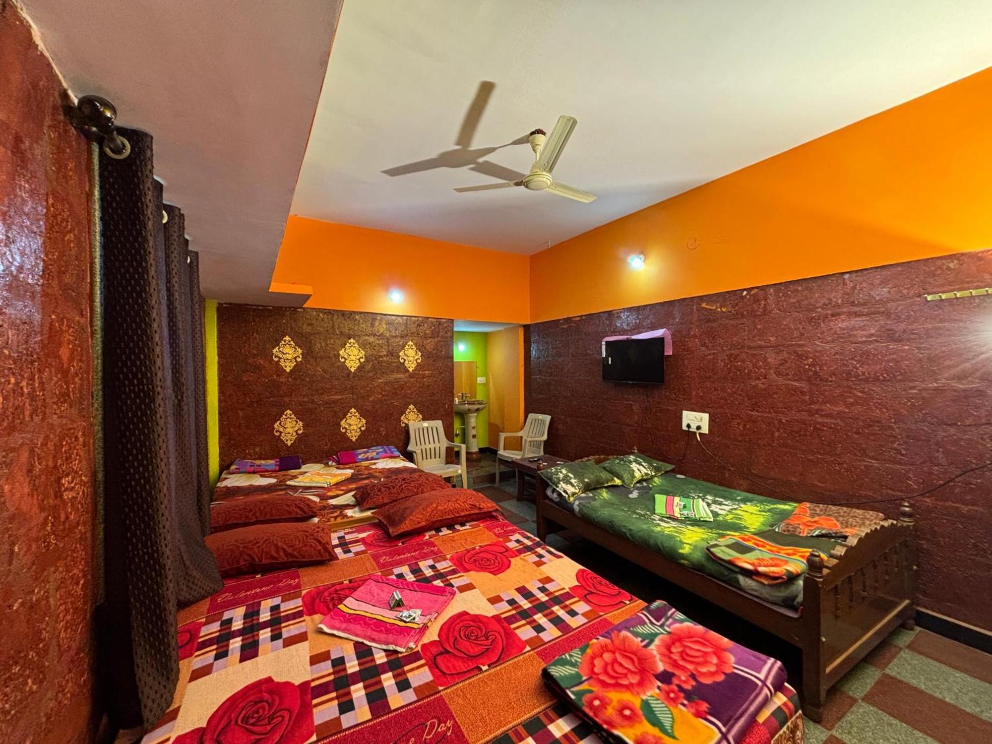 Dandeli Nakadi Home Stay Eksteriør billede